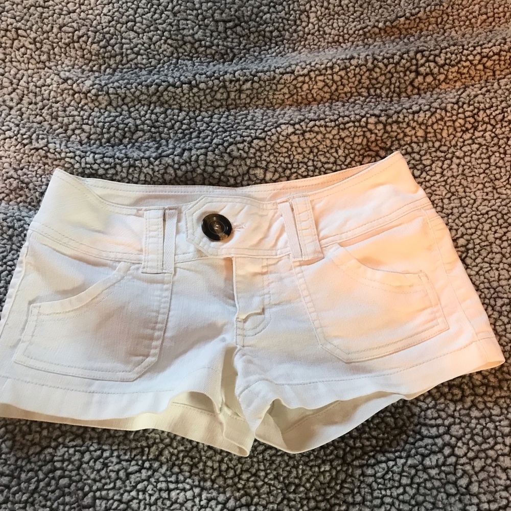 Cute white shorts
